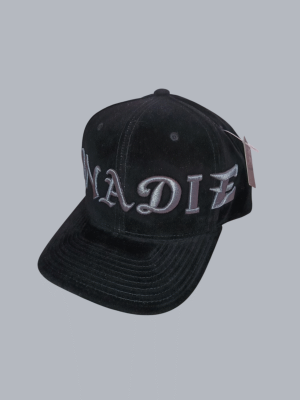 GORRA SEMICURVA DE GAMUZA - Image 2
