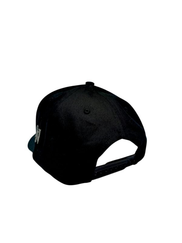 SNAP BACK SEMI-CURVA LOGO CLASICO - Image 4